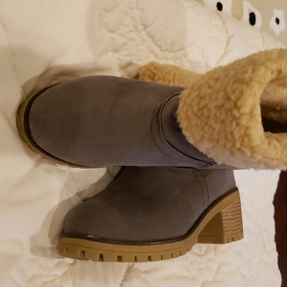 Gray workboots - Picture 3 of 4